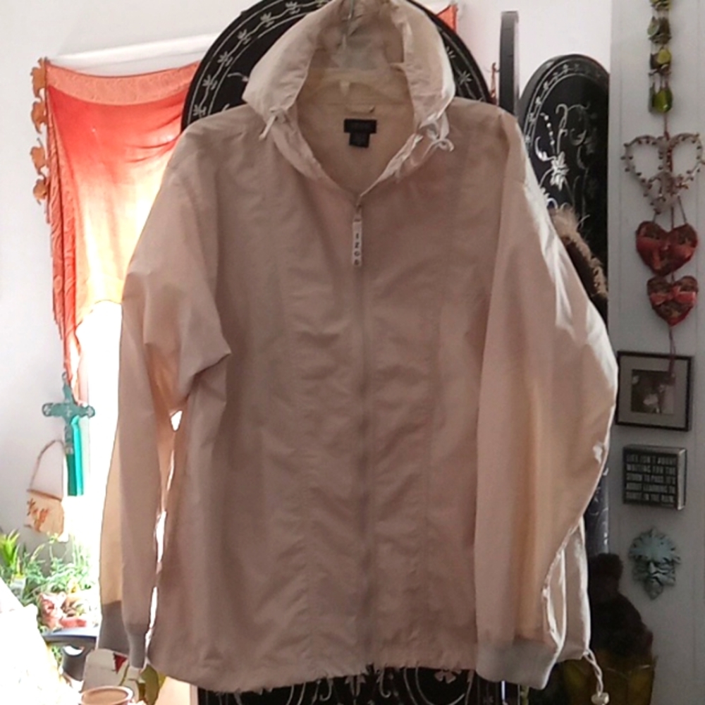 IZOD Men's Hooded Windbreaker, Nylon, Beige- Very Good Condition